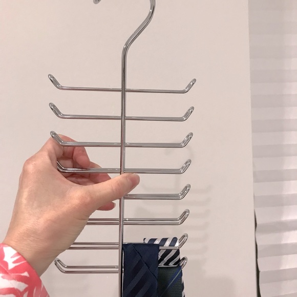 Tie holder - Picture 3 of 5